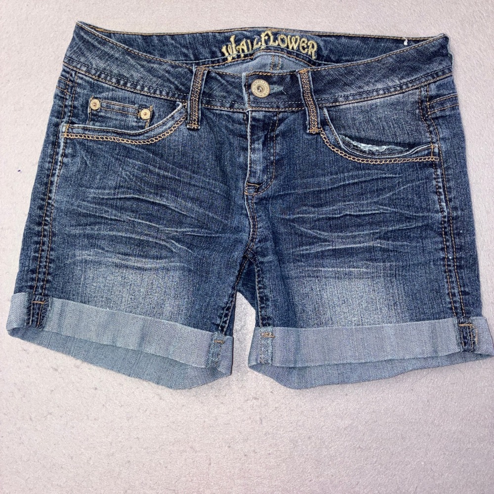 WallFlower Denim Shorts Womens 7 Blue Cuffed Embroidered Back Pocket Low Rise